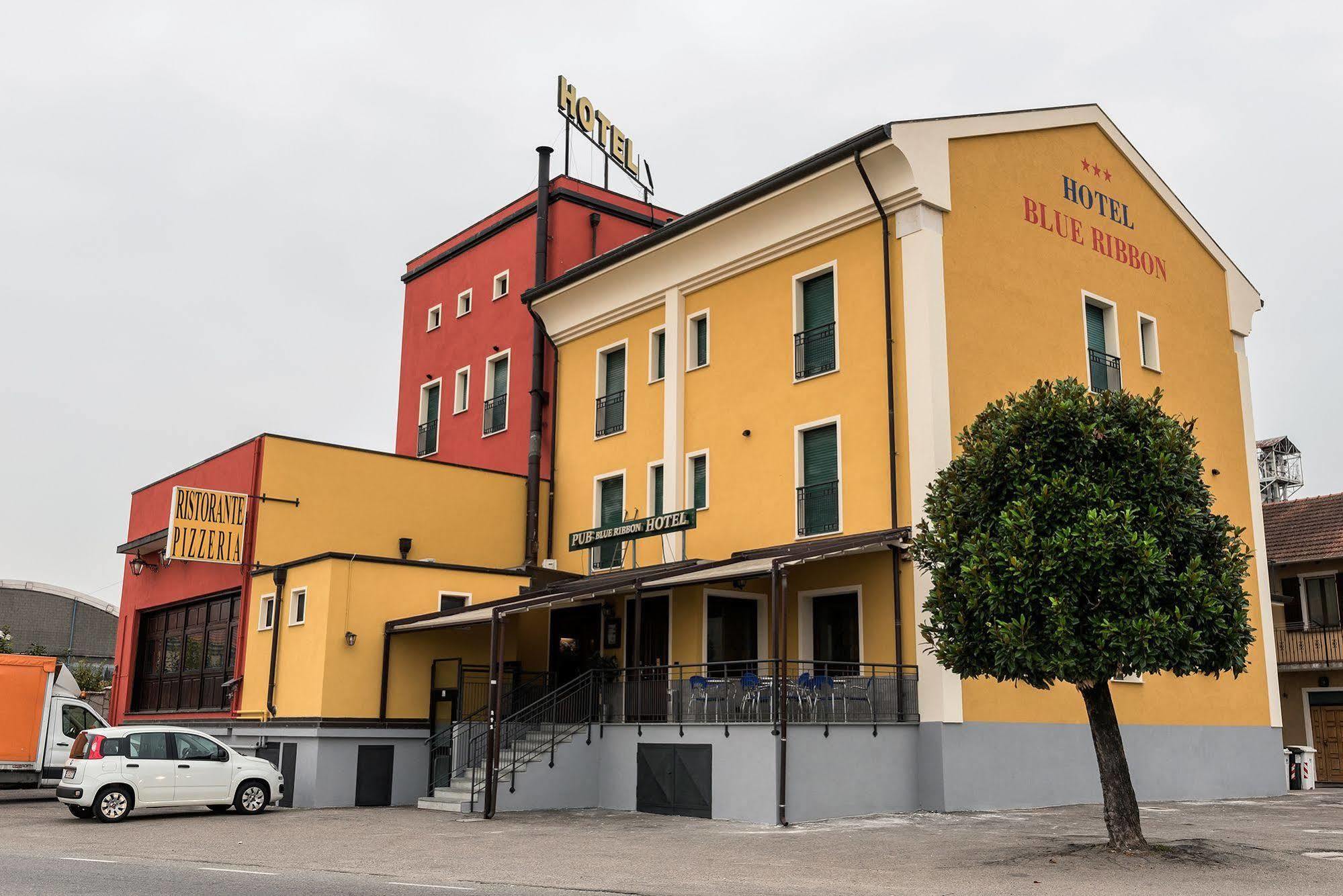 Hotel Blue Ribbon Vercelli Eksteriør bilde
